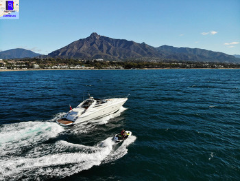 Royal Catamaran - Alquiler de Barcos Marbella