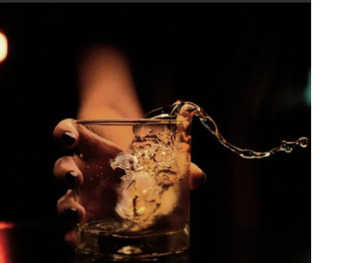 speakeasy bar diferente en el corazón de Ibiza